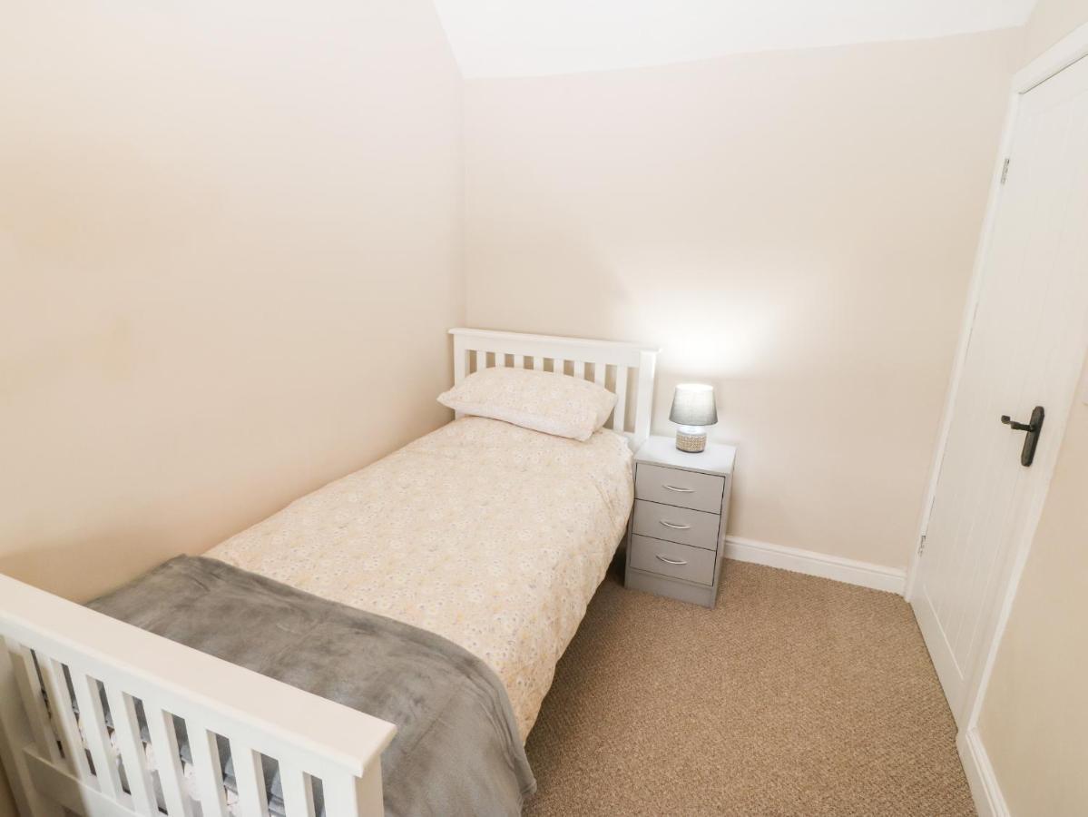 3 Green Terrace Gaerwen Екстер'єр фото