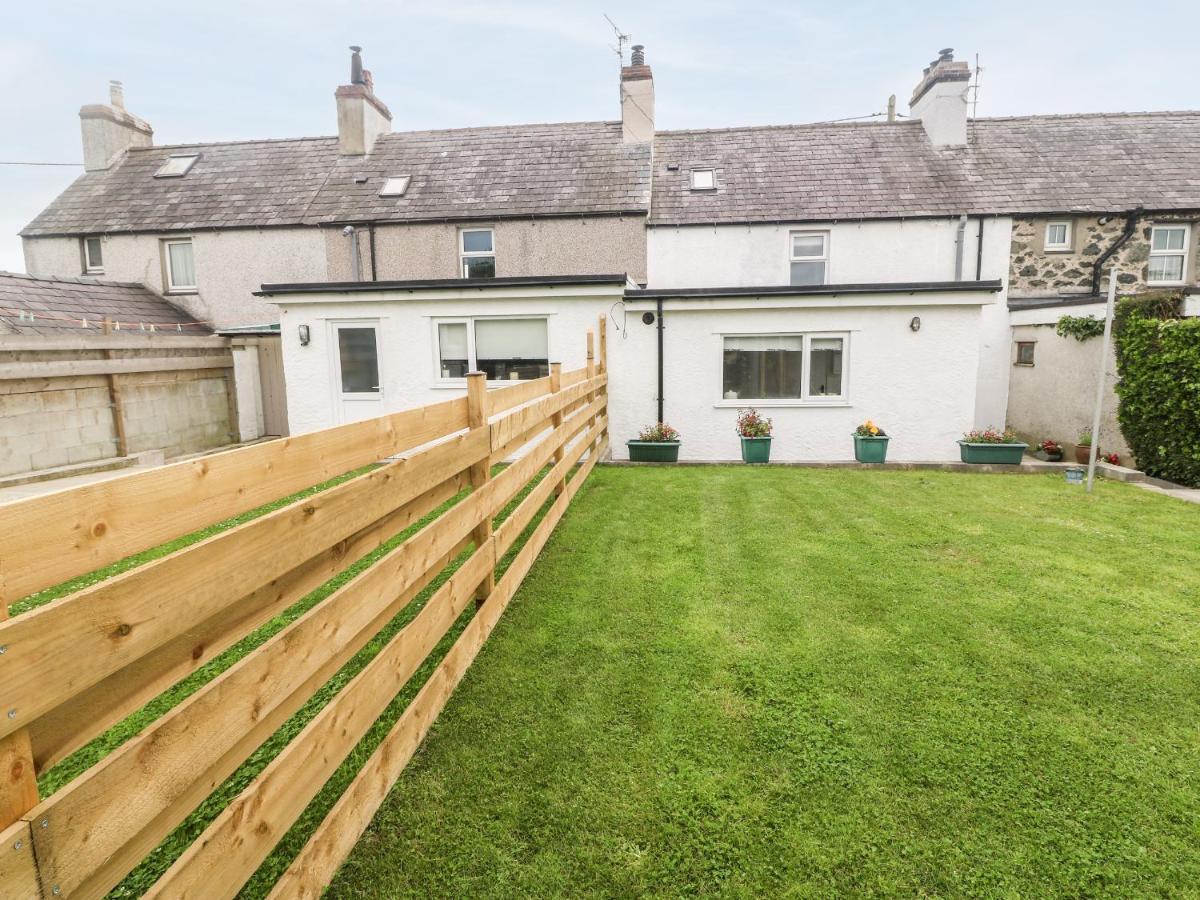 3 Green Terrace Gaerwen Екстер'єр фото