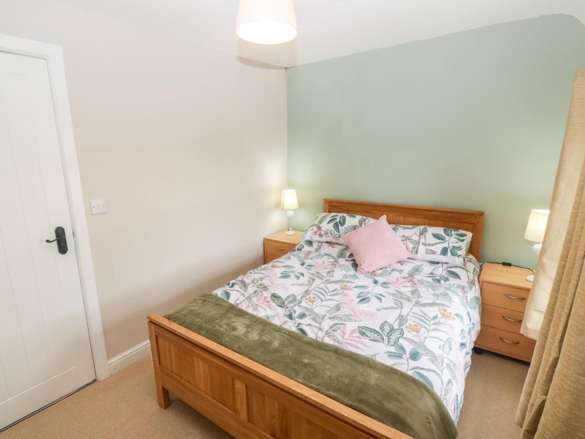 3 Green Terrace Gaerwen Екстер'єр фото